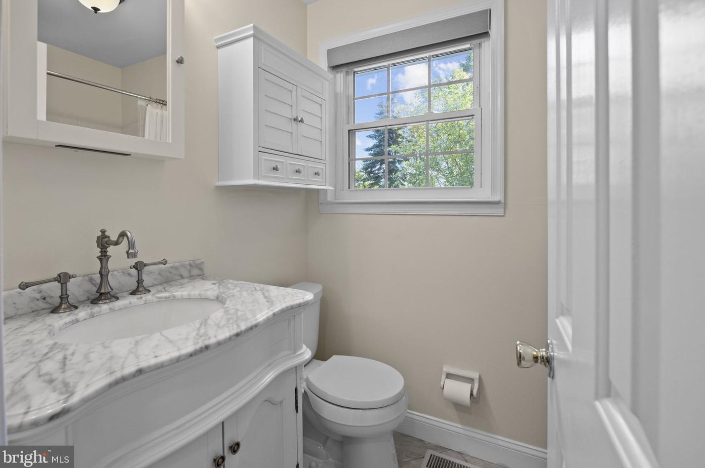 278 Burgundy Ln, Upper Makefield PA  18940-1666 exterior