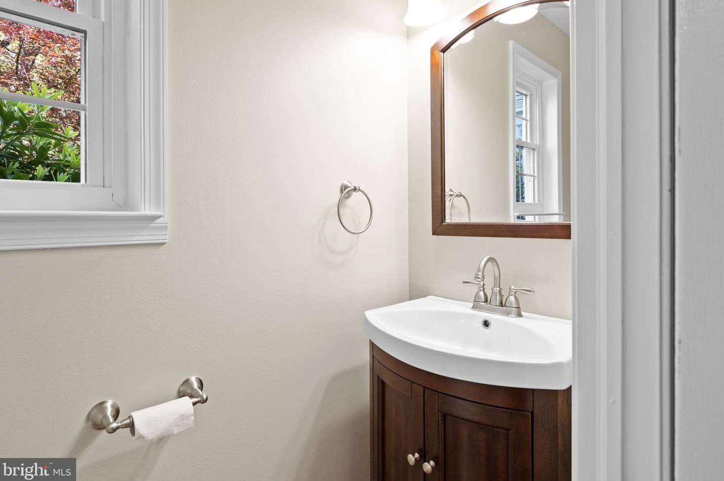 278 Burgundy Ln, Upper Makefield PA  18940-1666 exterior