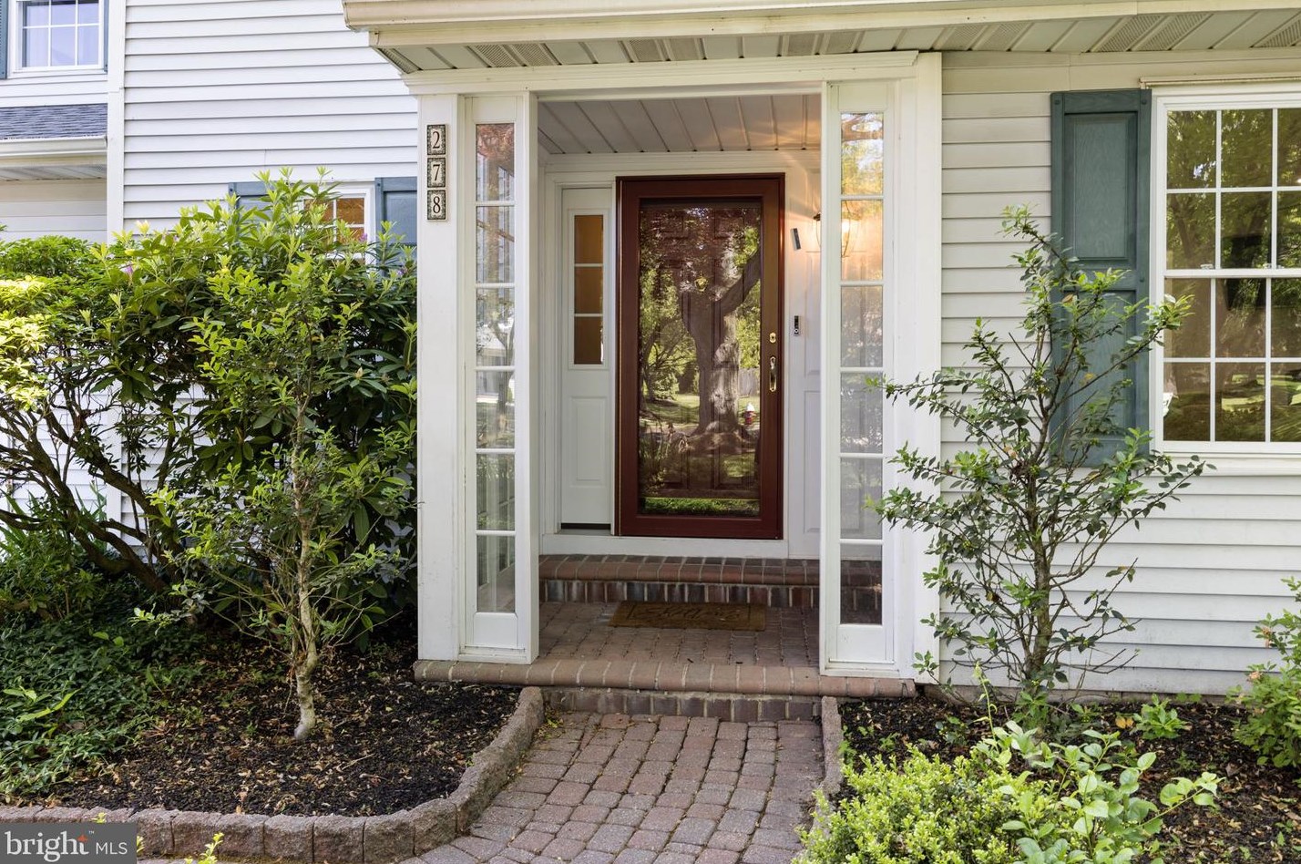 278 Burgundy Ln, Upper Makefield PA  18940-1666 exterior