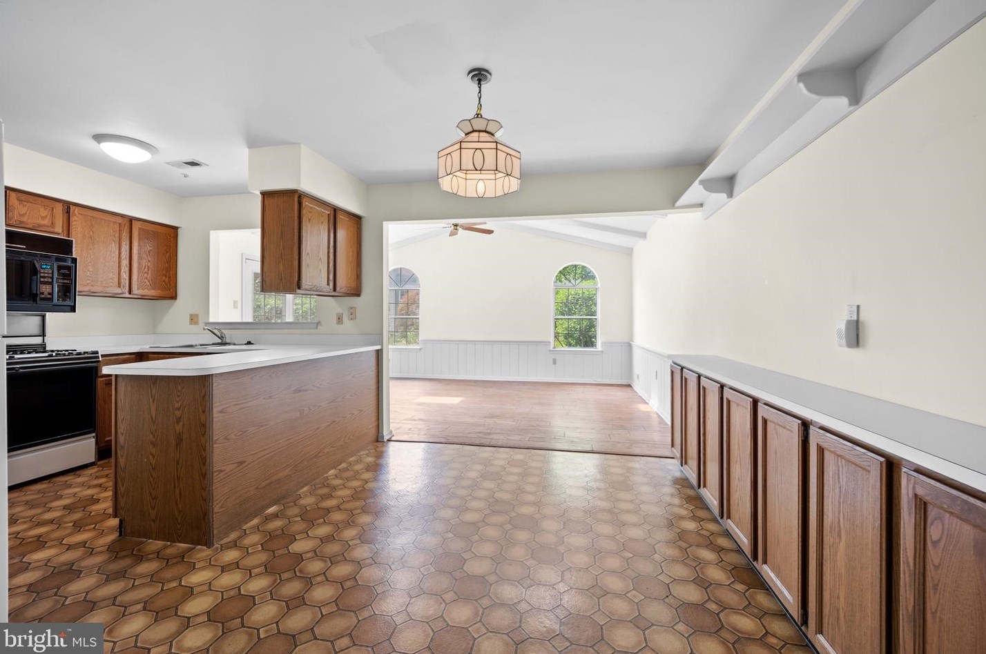 1 Laurel Cir, Upper Makefield PA  18940-3221 exterior