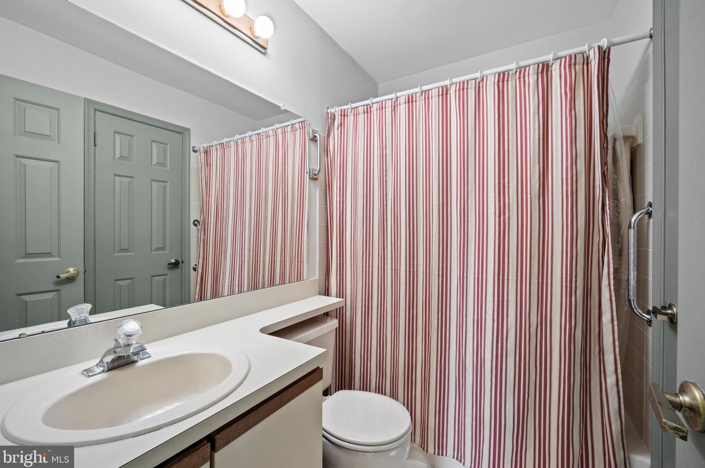 1 Laurel Cir, Upper Makefield PA  18940-3221 exterior