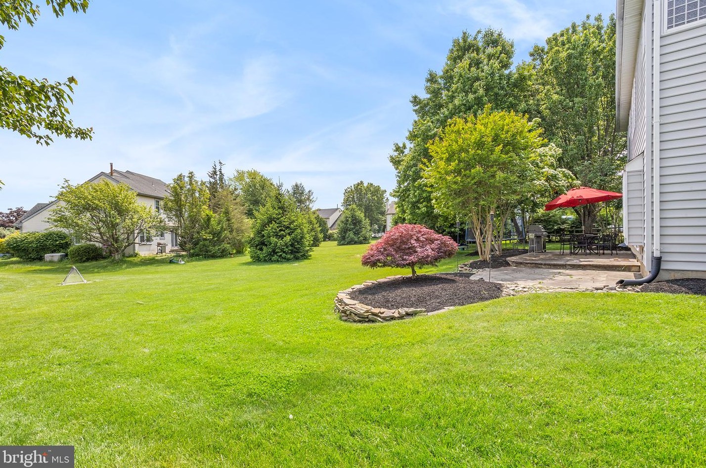 10 Chickory Pl, Upper Makefield PA  18940-1253 exterior