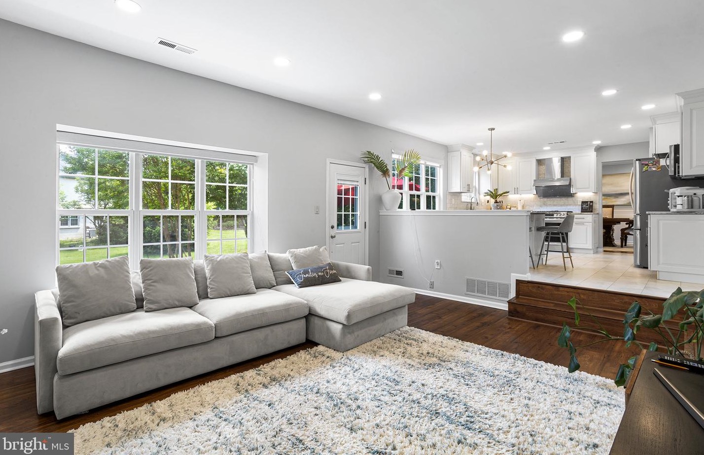 10 Chickory Pl, Upper Makefield PA  18940-1253 exterior