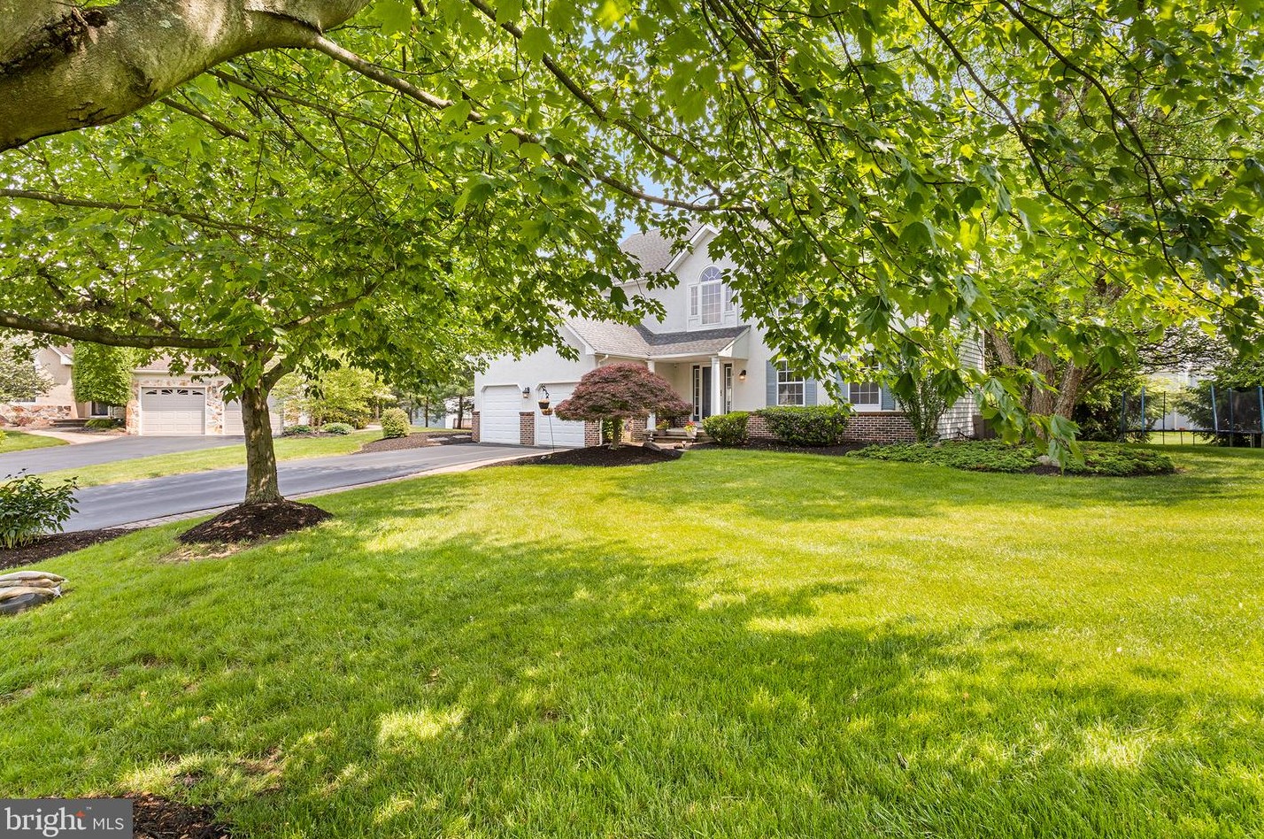 10 Chickory Pl, Upper Makefield PA  18940-1253 exterior