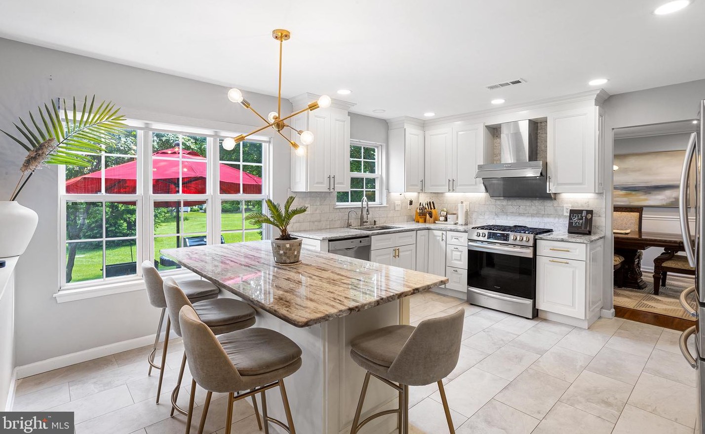 10 Chickory Pl, Upper Makefield PA  18940-1253 exterior