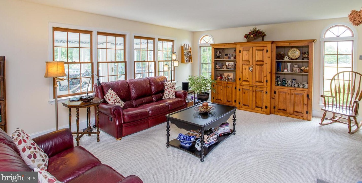 620 Schwenkmill Rd, Perkasie PA  18944-2248 exterior