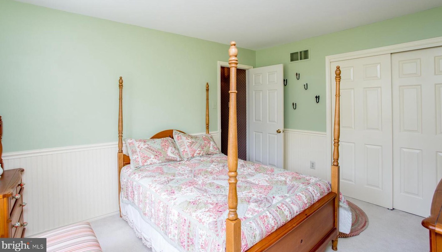 620 Schwenkmill Rd, Perkasie PA  18944-2248 exterior