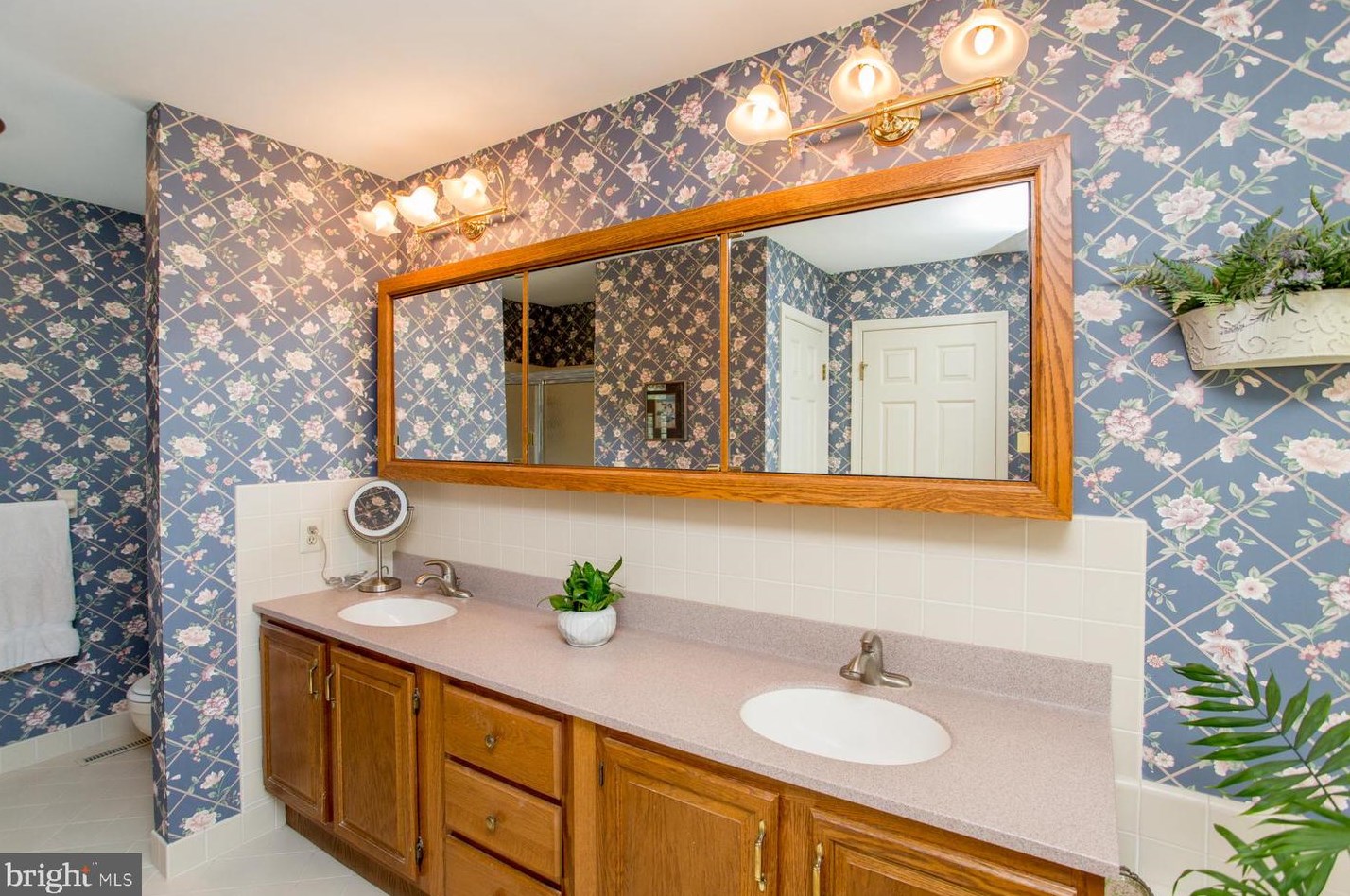 620 Schwenkmill Rd, Perkasie PA  18944-2248 exterior