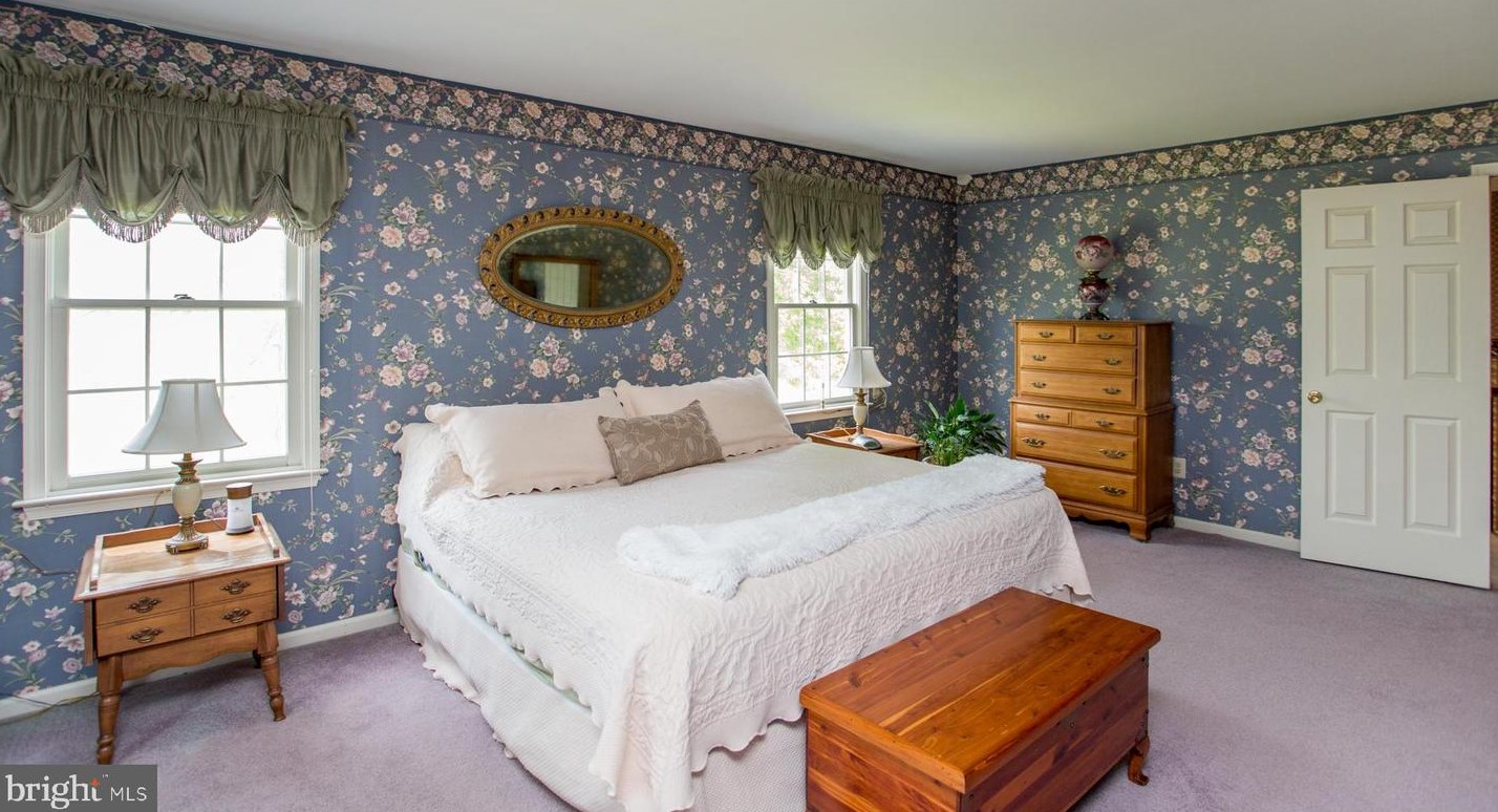 620 Schwenkmill Rd, Perkasie PA  18944-2248 exterior