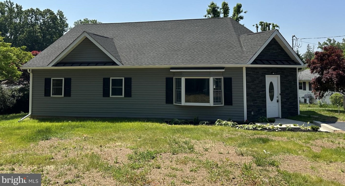 631 Woodward Ave, Langhorne PA  19047-5569 exterior