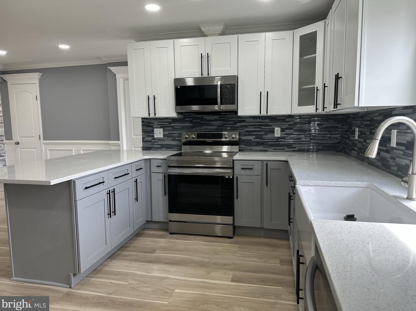 631 Woodward Ave, Langhorne PA  19047-5569 exterior