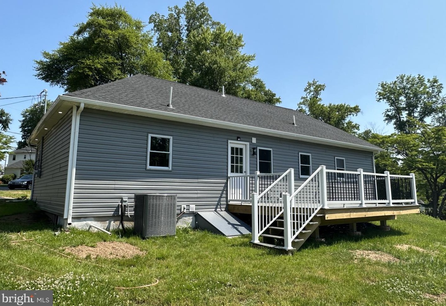631 Woodward Ave, Langhorne PA  19047-5569 exterior