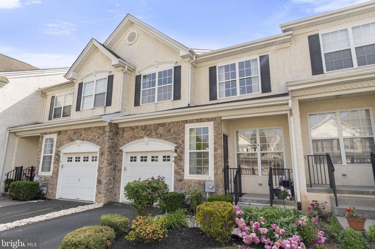 14 Wellington Rd, Upper Makefield PA  18940-2423 exterior