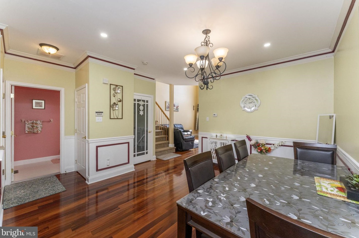 14 Wellington Rd, Upper Makefield PA  18940-2423 exterior