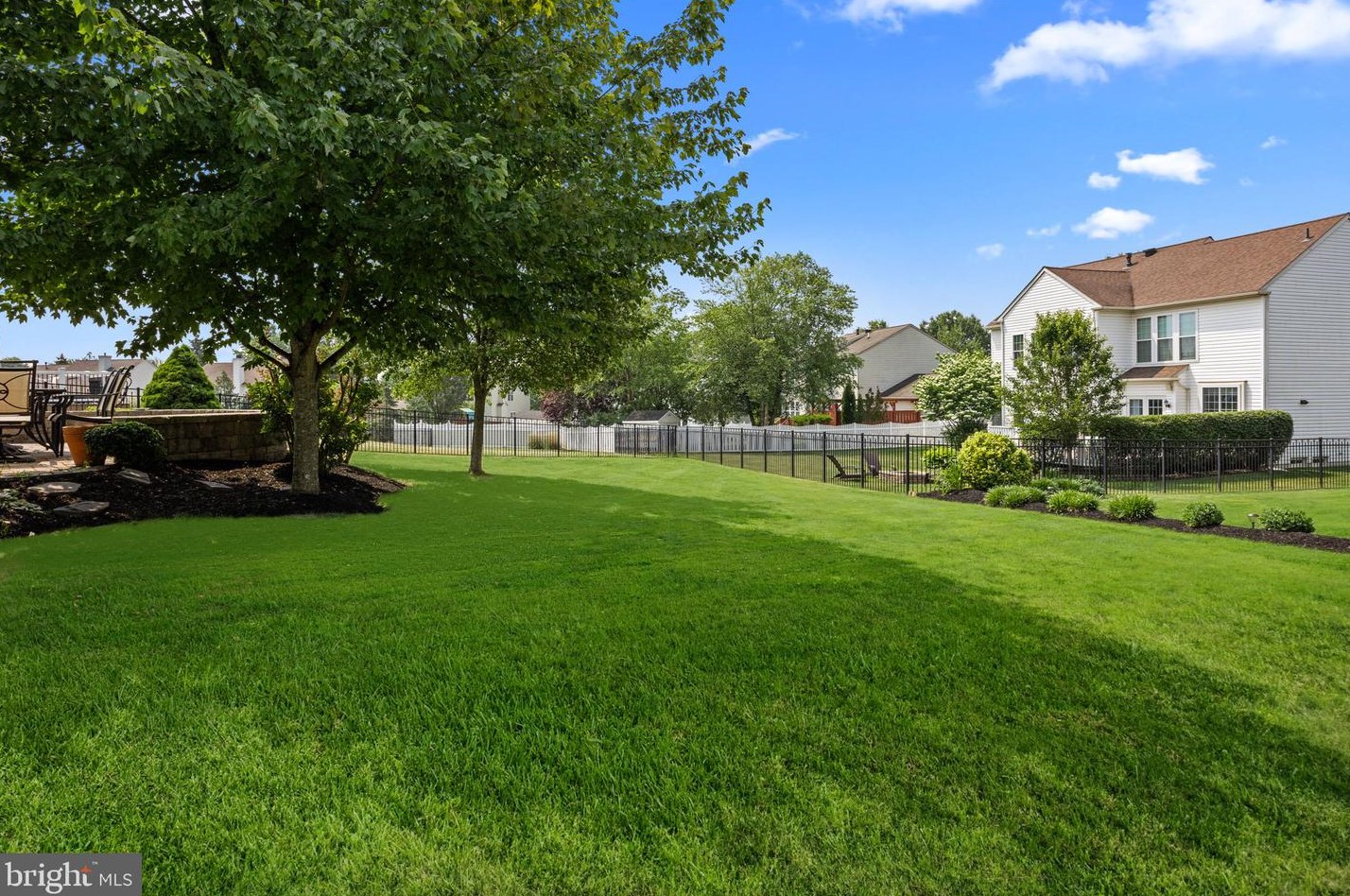 10 Eleanor Way, Upper Makefield PA  18940-4222 exterior