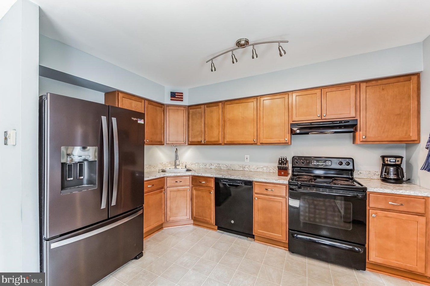 13 Grv Cir, Sellersville PA  18960-1562 exterior