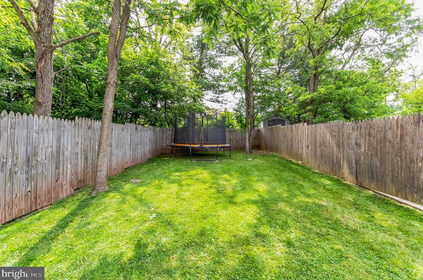13 Grv Cir, Sellersville PA  18960-1562 exterior