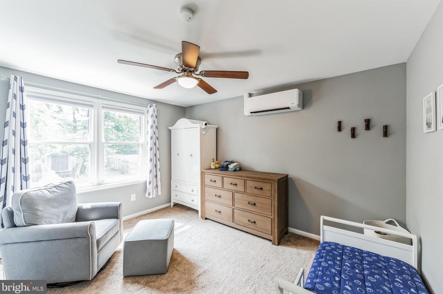 13 Grv Cir, Sellersville PA  18960-1562 exterior