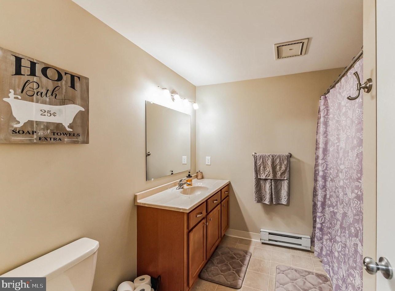 13 Grv Cir, Sellersville PA  18960-1562 exterior