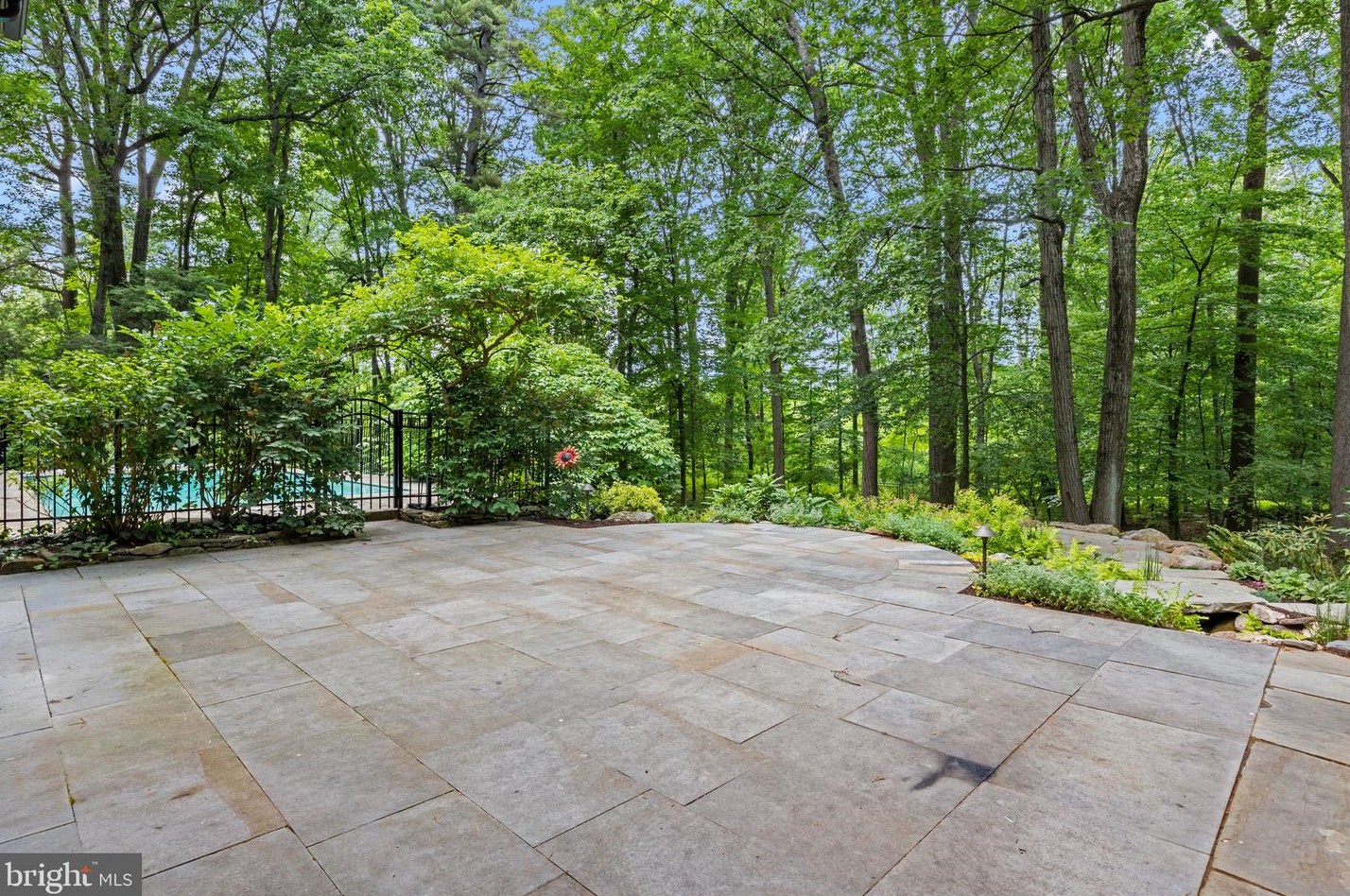 6975 Upper York Rd, New Hope PA  18938-9510 exterior