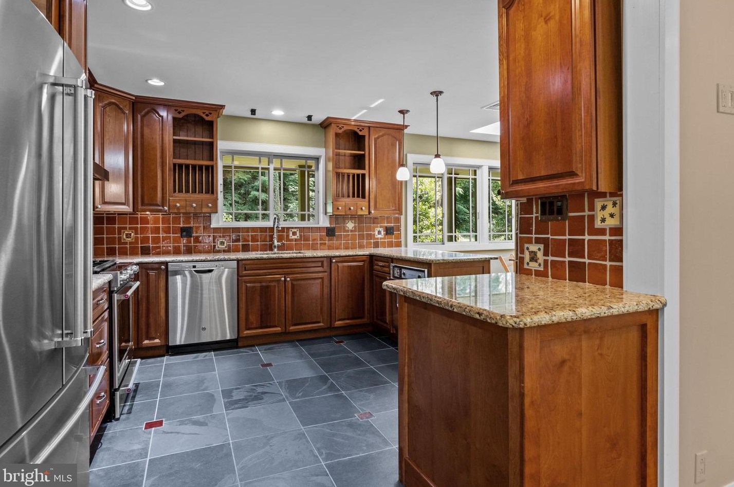 6975 Upper York Rd, New Hope PA  18938-9510 exterior