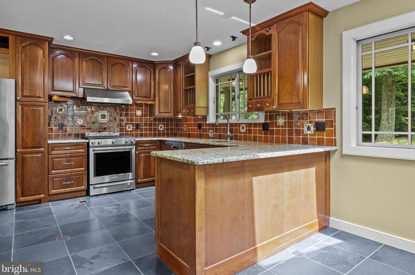 6975 Upper York Rd, New Hope PA  18938-9510 exterior