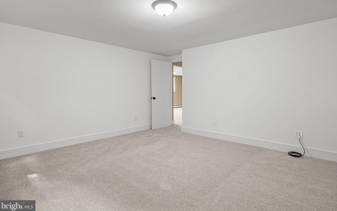 6975 Upper York Rd, New Hope PA  18938-9510 exterior