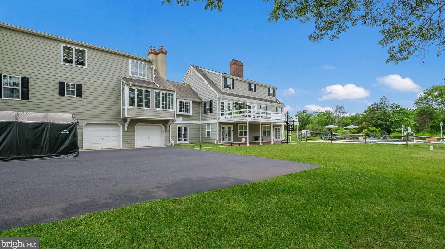 119 Timber Ridge Rd, Upper Makefield PA  18940-2809 exterior