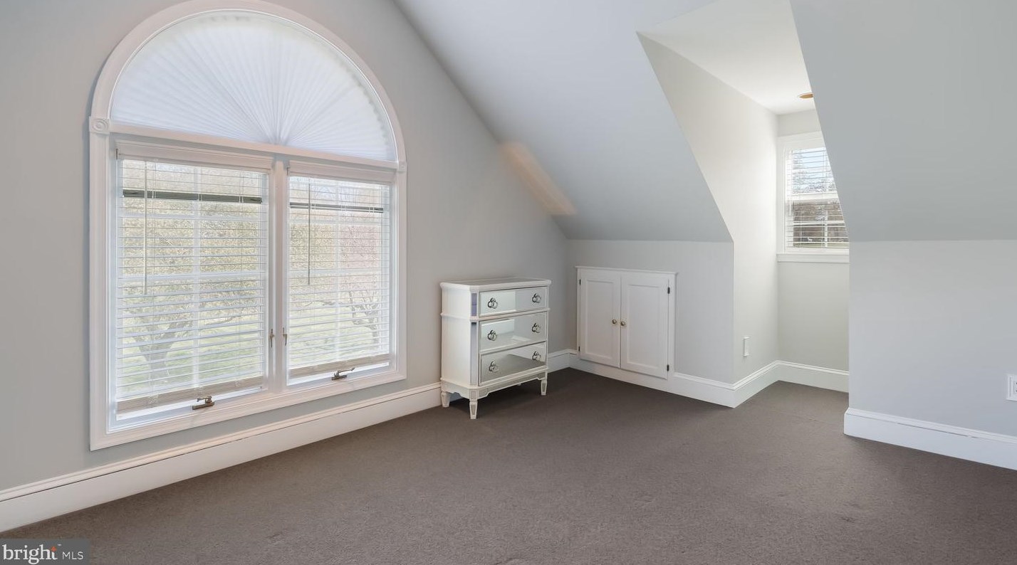 119 Timber Ridge Rd, Upper Makefield PA  18940-2809 exterior