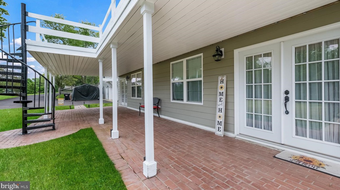 119 Timber Ridge Rd, Upper Makefield PA  18940-2809 exterior