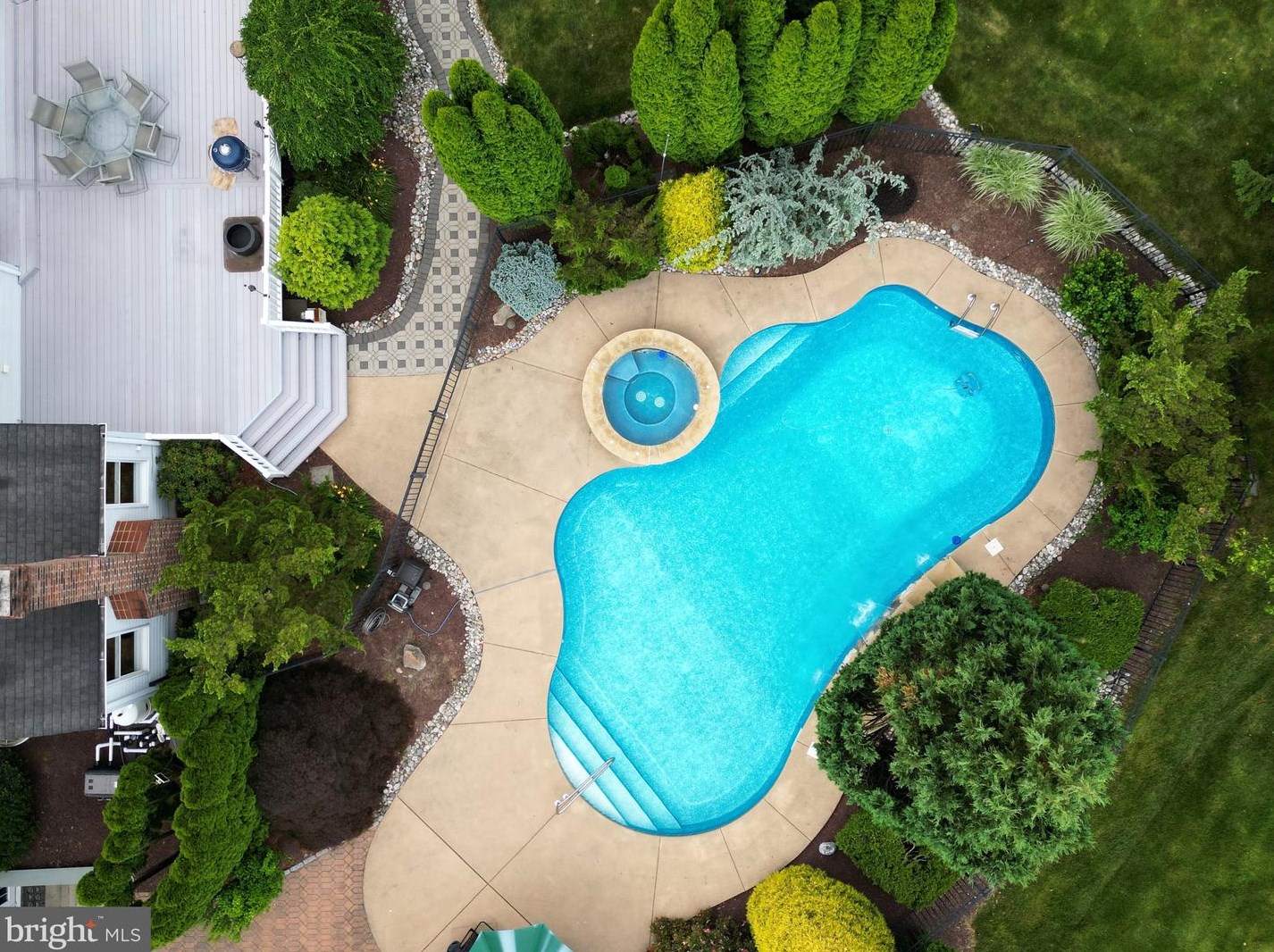 344 Ridge Ave, Upper Makefield PA  18940-3600 exterior