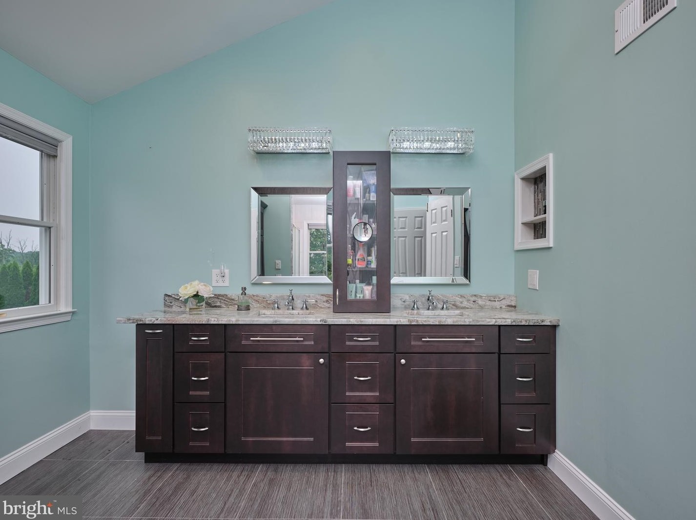 344 Ridge Ave, Upper Makefield PA  18940-3600 exterior