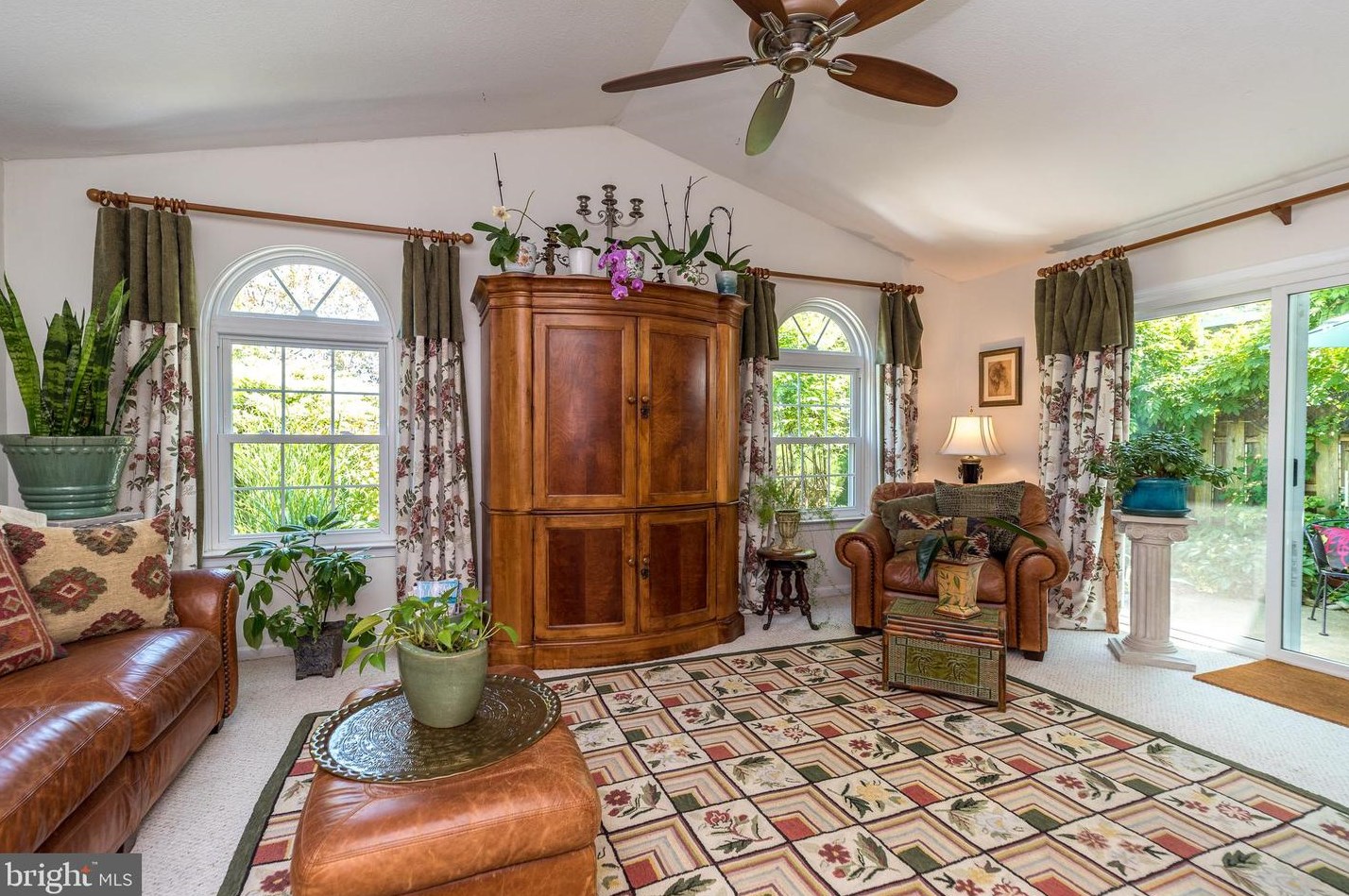 35 Cottonwood St, Upper Makefield PA  18940-3251 exterior