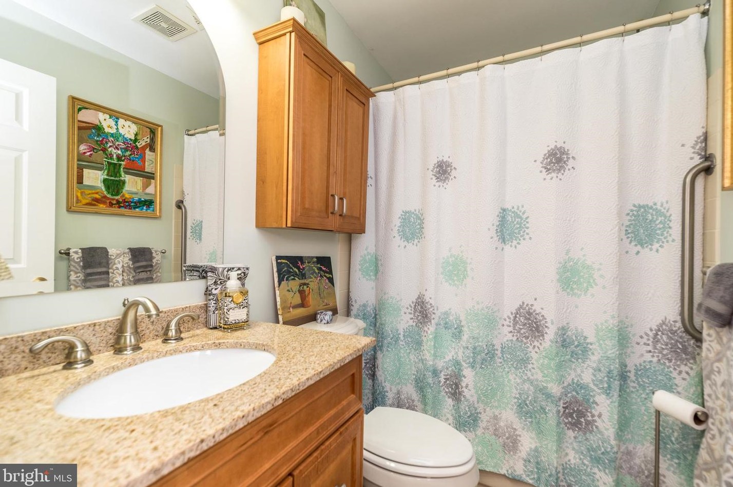 35 Cottonwood St, Upper Makefield PA  18940-3251 exterior