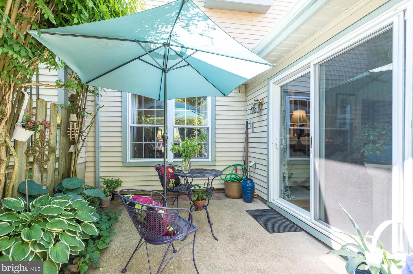 35 Cottonwood St, Upper Makefield PA  18940-3251 exterior