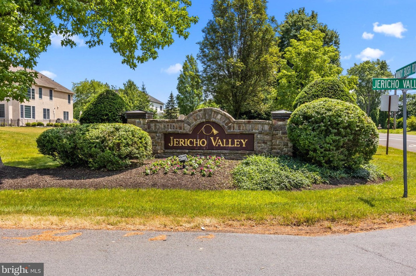 100 Jericho Valley Dr, Upper Makefield PA 18940-3632 exterior