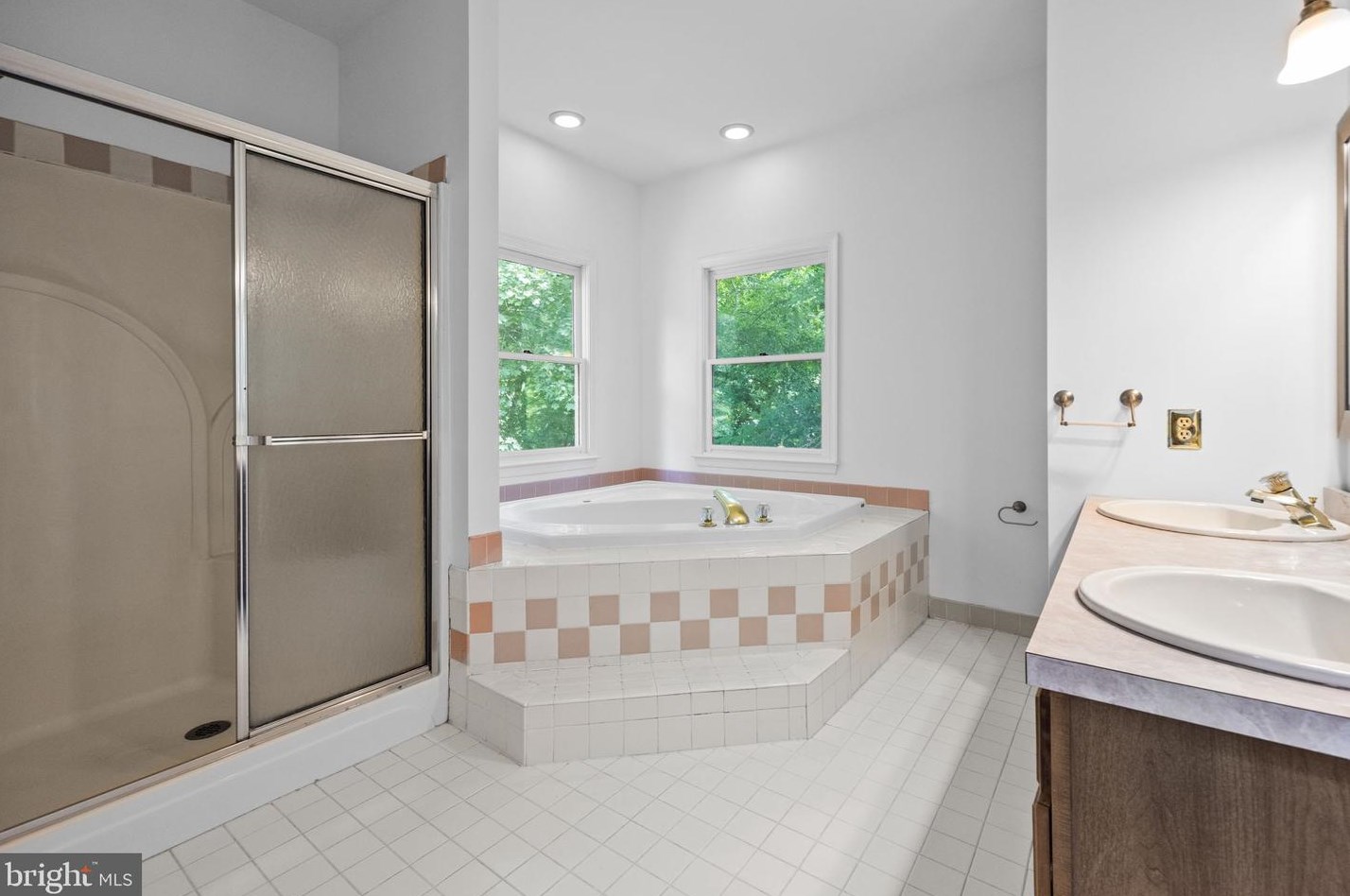 100 Jericho Valley Dr, Upper Makefield PA 18940-3632 exterior