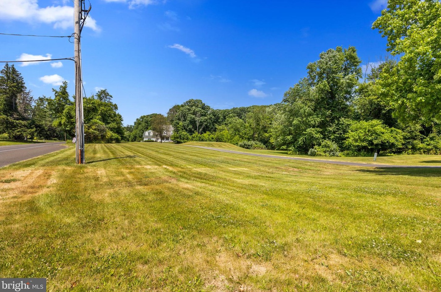 100 Jericho Valley Dr, Upper Makefield PA 18940-3632 exterior