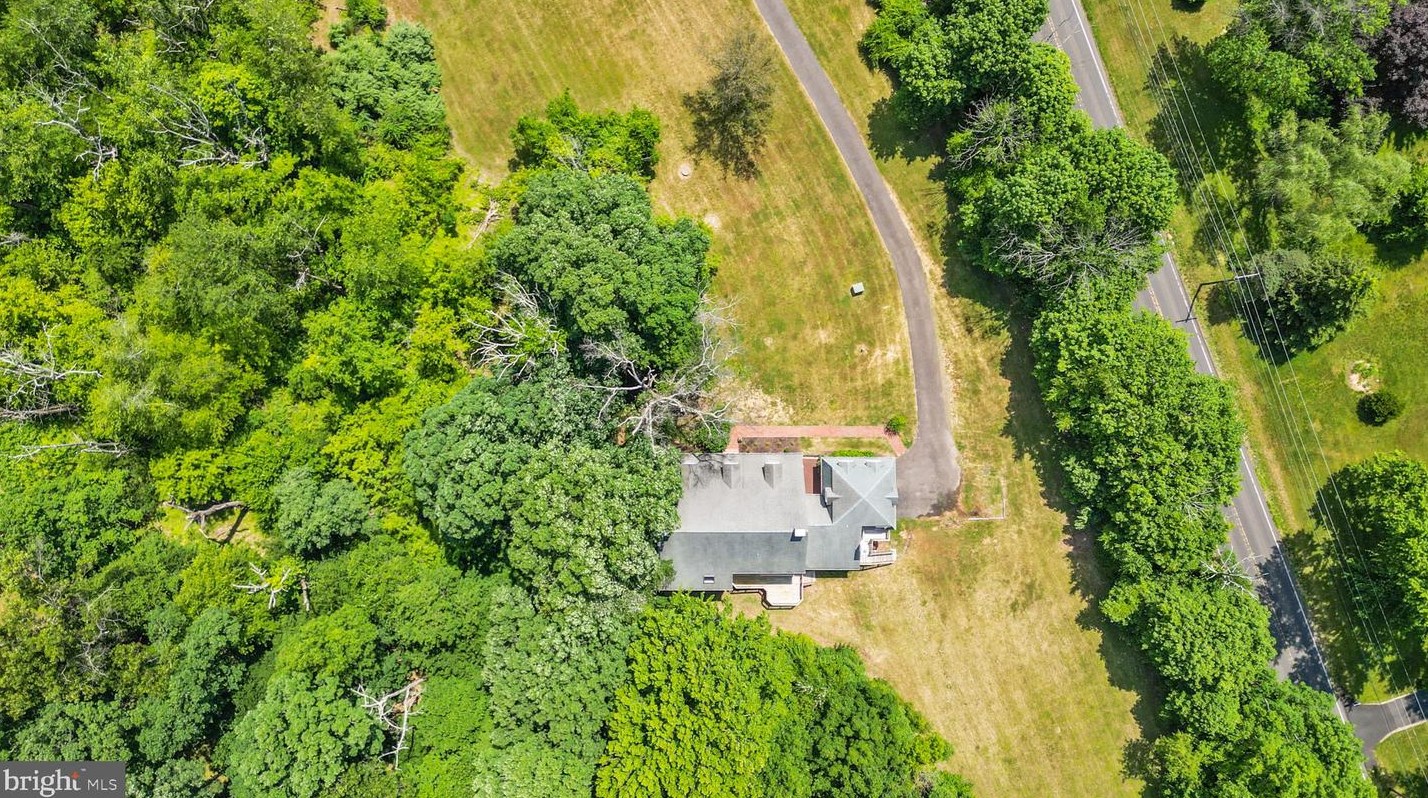 100 Jericho Valley Dr, Upper Makefield PA  18940-3632 exterior