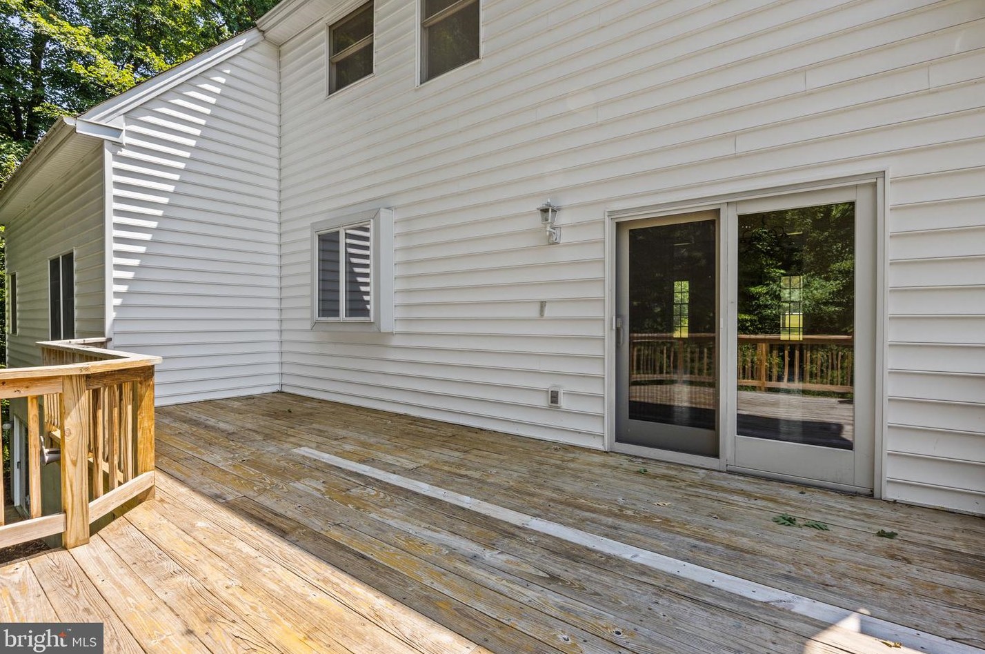 100 Jericho Valley Dr, Upper Makefield PA 18940-3632 exterior