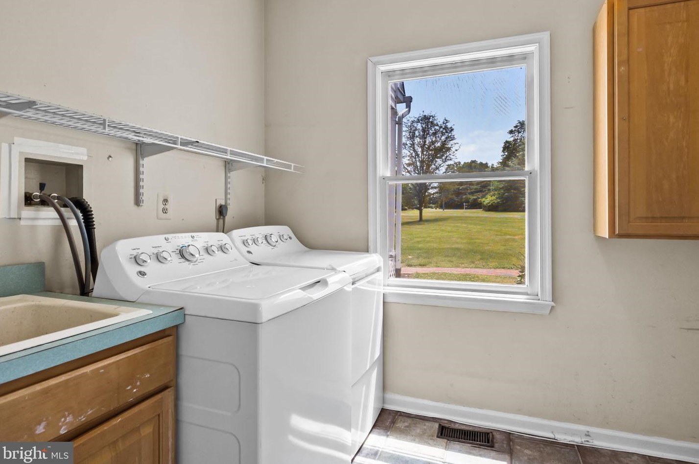 100 Jericho Valley Dr, Upper Makefield PA 18940-3632 exterior