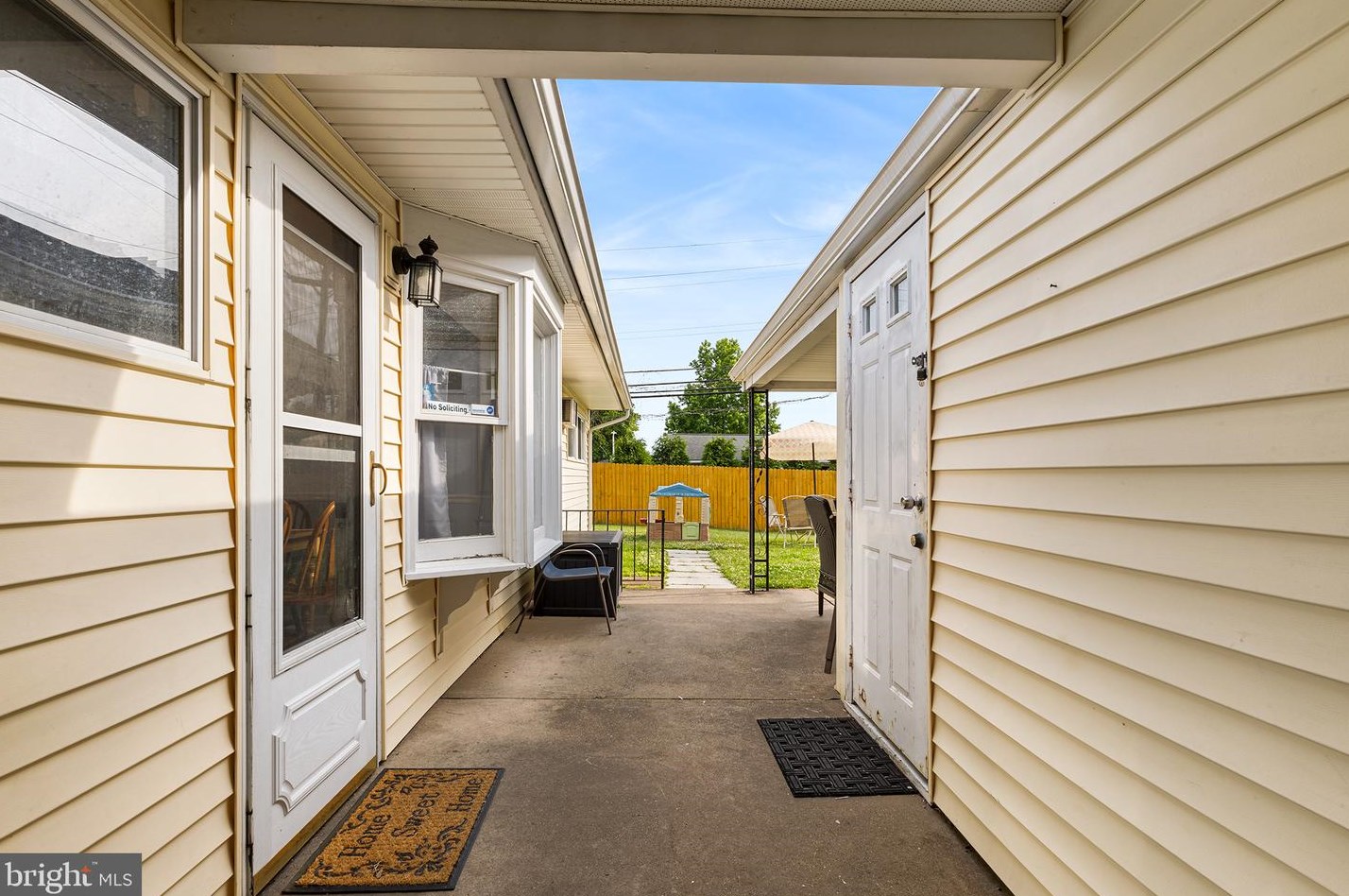 88 Indian Creek Dr, Levittown PA  19057-2224 exterior