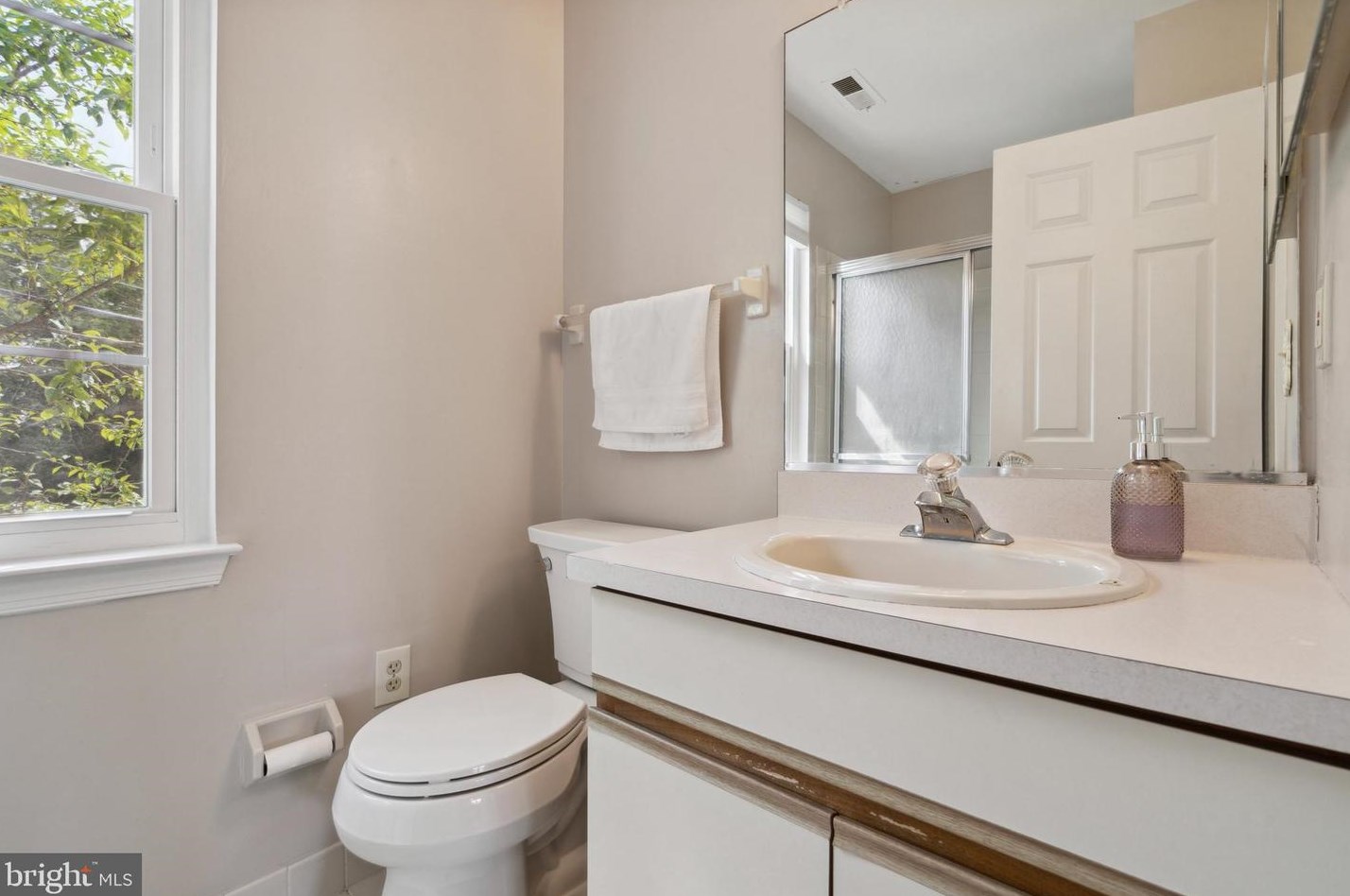 4240 Milords Ln, Gardenville PA  18902-9643 exterior