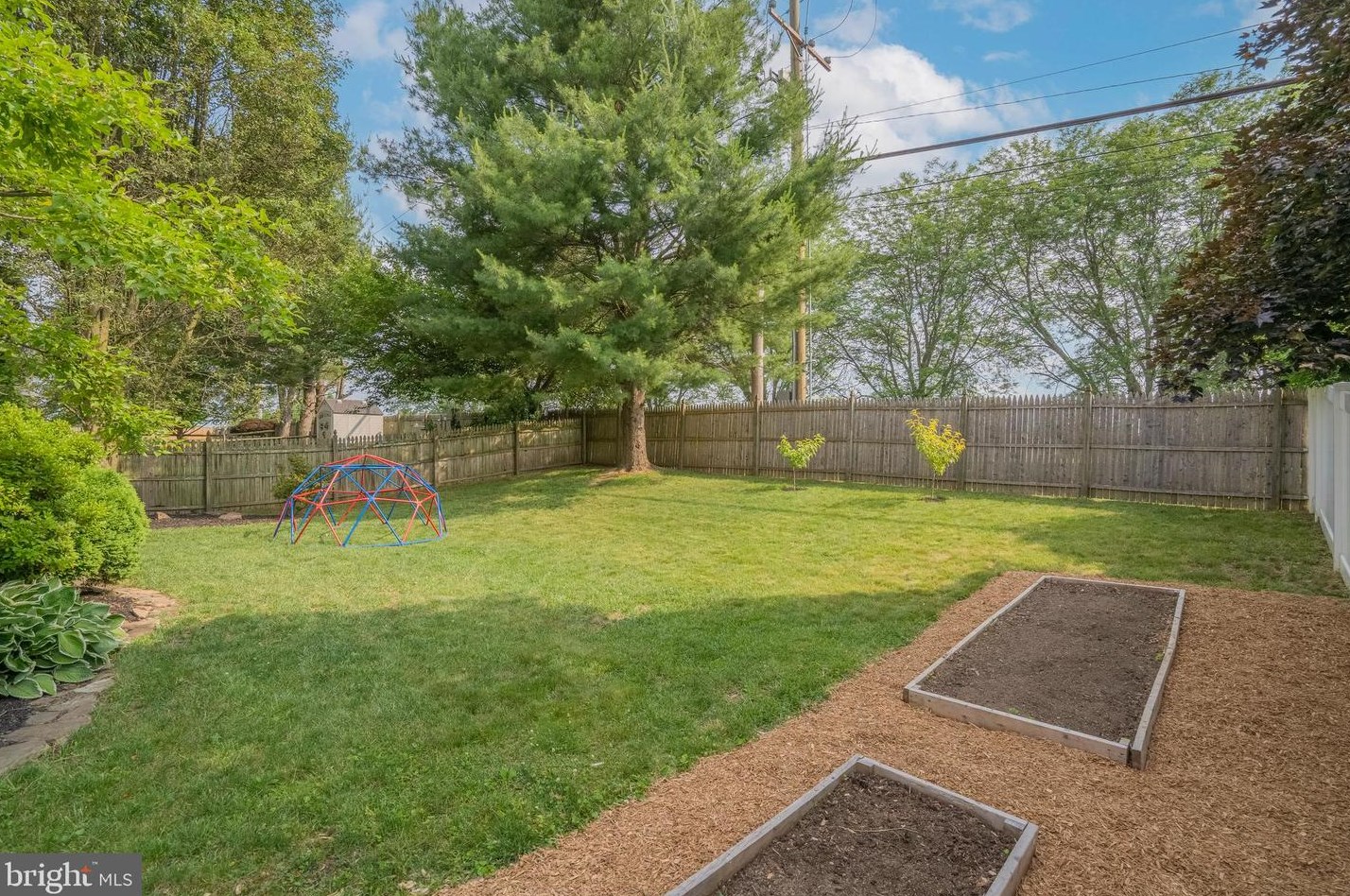 4240 Milords Ln, Gardenville PA  18902-9643 exterior
