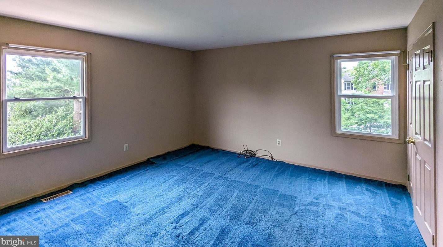 7 Bolton Cir, Upper Makefield PA  18940-1866 exterior