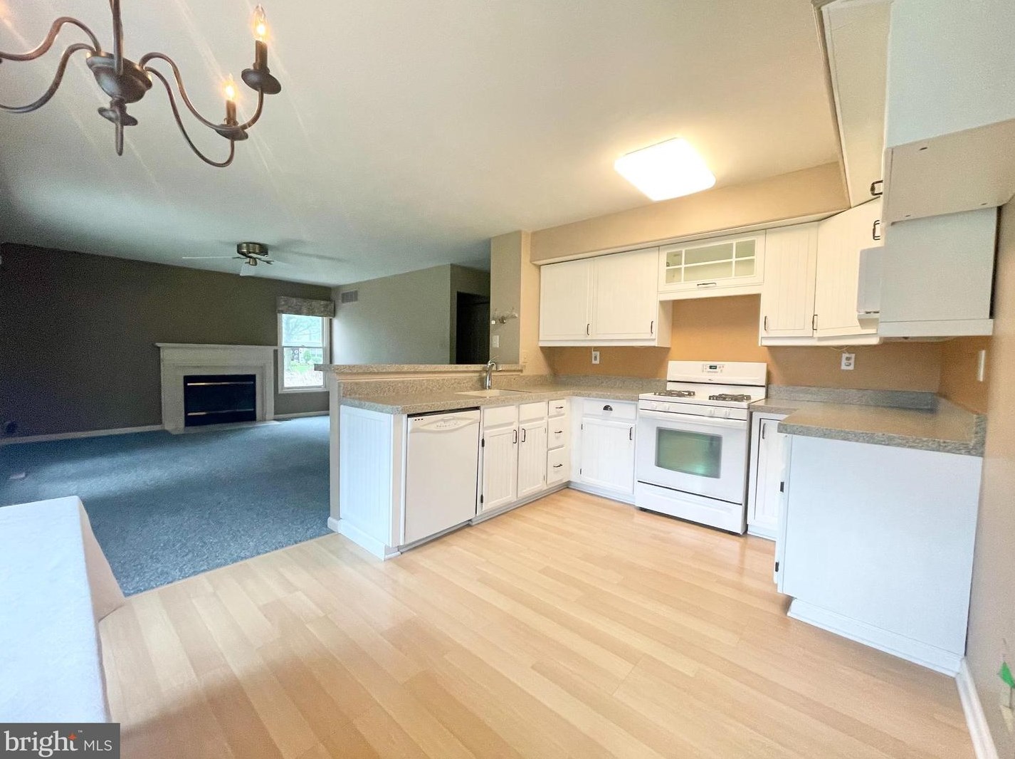 7 Bolton Cir, Upper Makefield PA  18940-1866 exterior