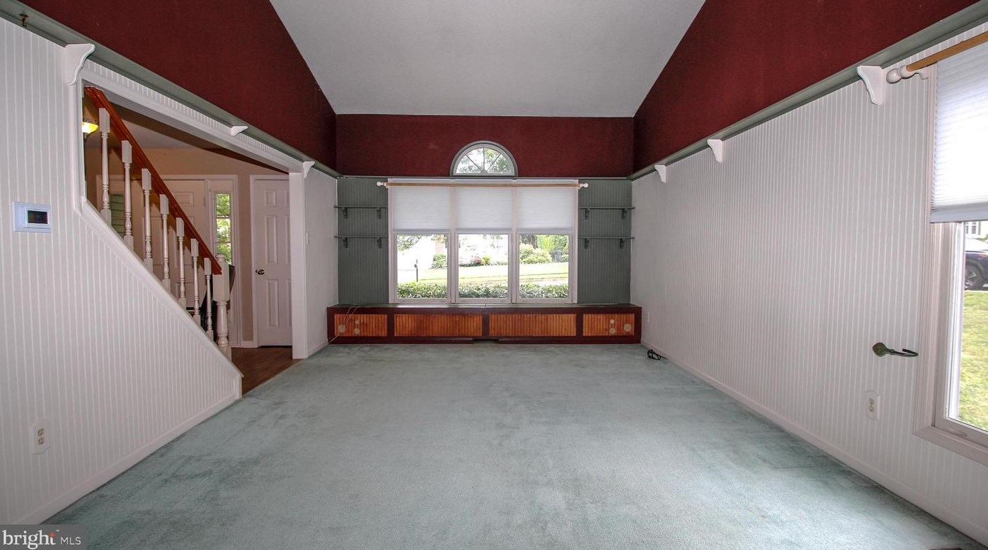 7 Bolton Cir, Upper Makefield PA  18940-1866 exterior