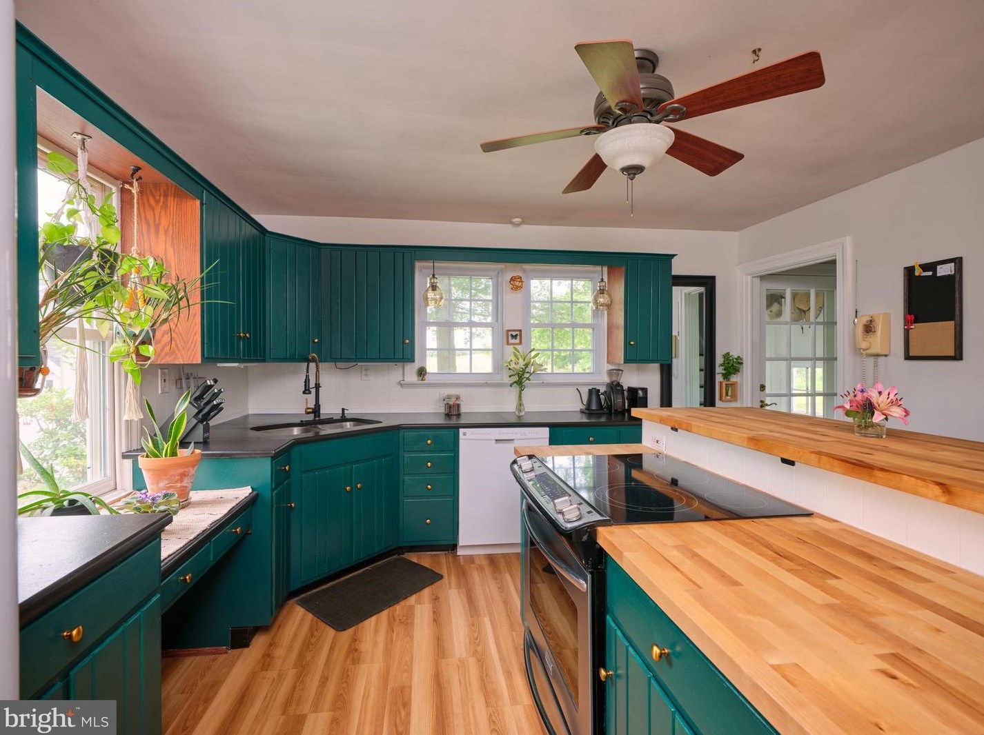 655 Linton Hill Rd, Upper Makefield PA  18940-1205 exterior