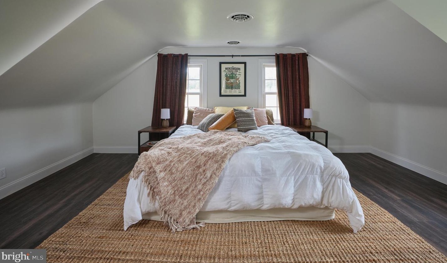 655 Linton Hill Rd, Upper Makefield PA  18940-1205 exterior