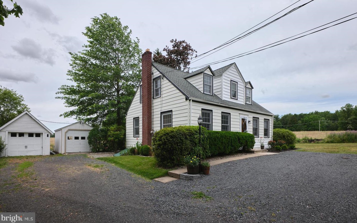 655 Linton Hill Rd, Upper Makefield PA  18940-1205 exterior